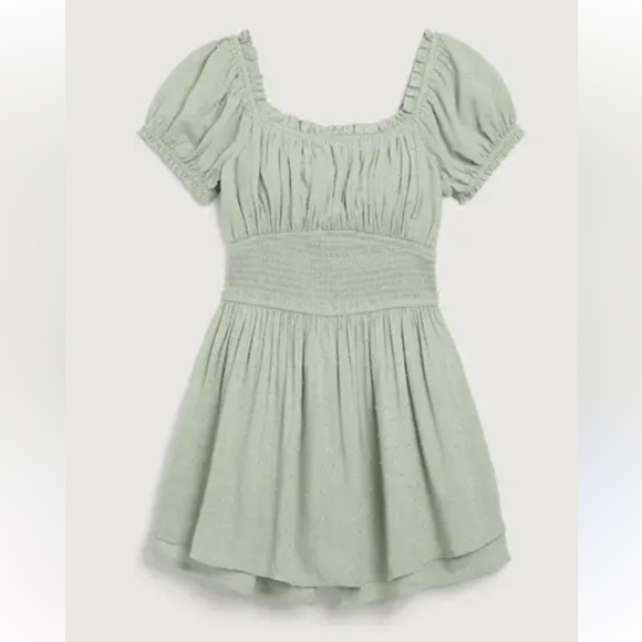 Hollister Pants - NWT Hollister On or Off Shoulder Triple Tier Skort Romper Size Medium Sage Green